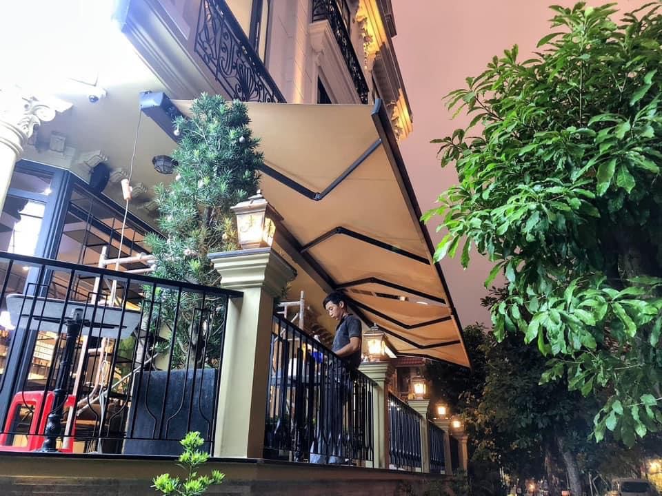 bạt che nắng mưa 